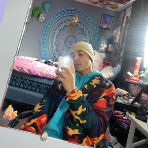 Meet your Posher, Lloyd